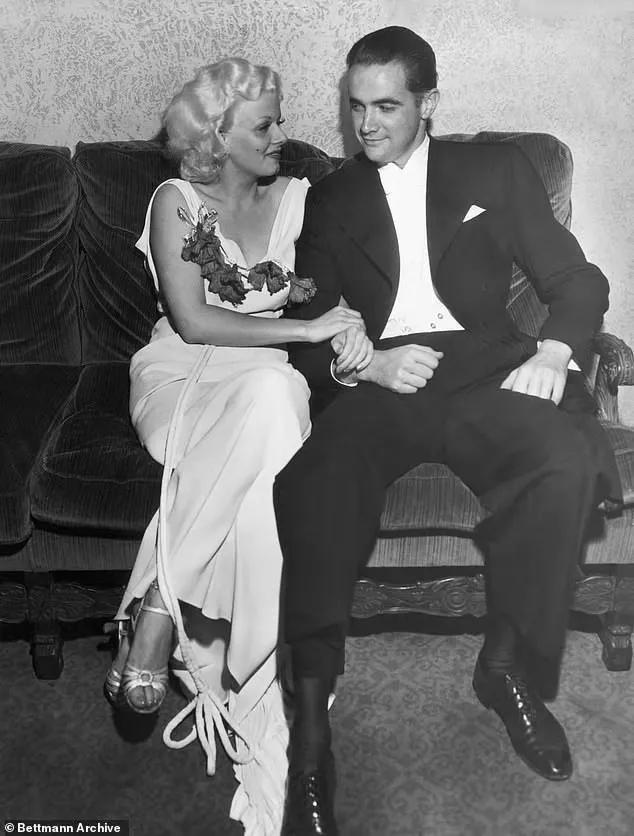 地球太烦了,这个男人居然想带全人类飞向天空