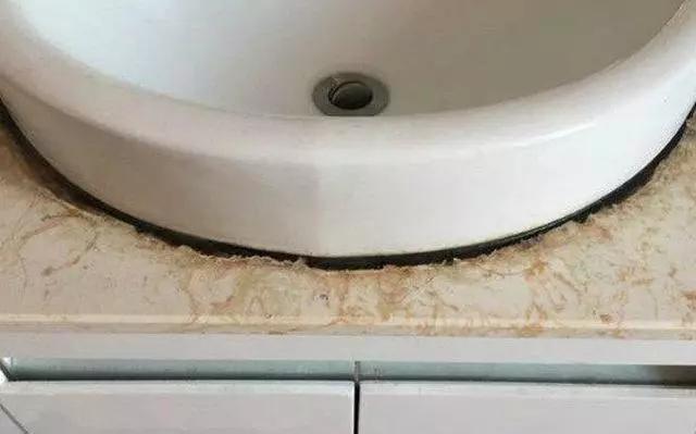 洗手台上面的美缝剂发霉了怎么办,卫生间洗手台有发霉污垢怎么清理