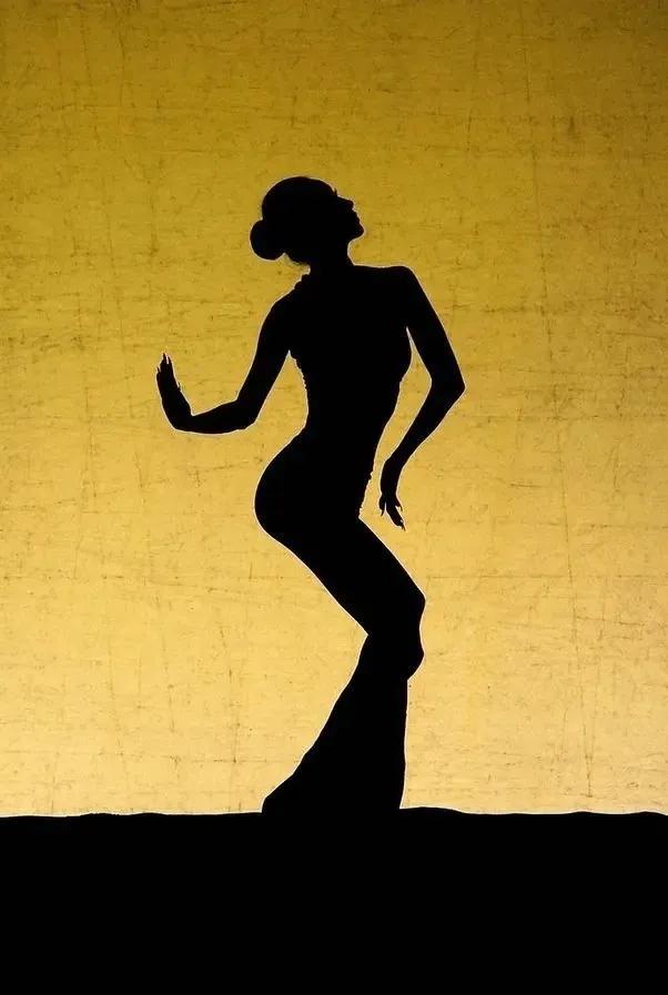 男人出轨后讨好老婆做家务,男人出轨后回家天天做家务