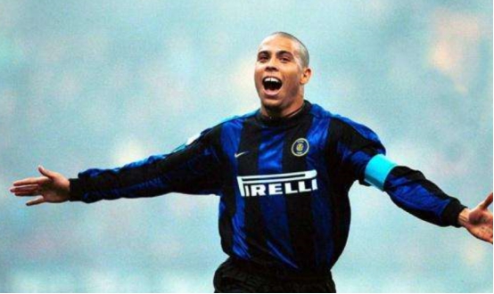 足球界上最亮的星星,不断的带给大家好成绩,而且表现很突出