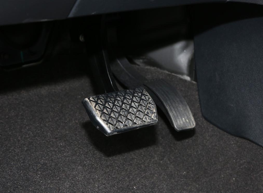 大通g20天窗,大通g20双天窗能否打开