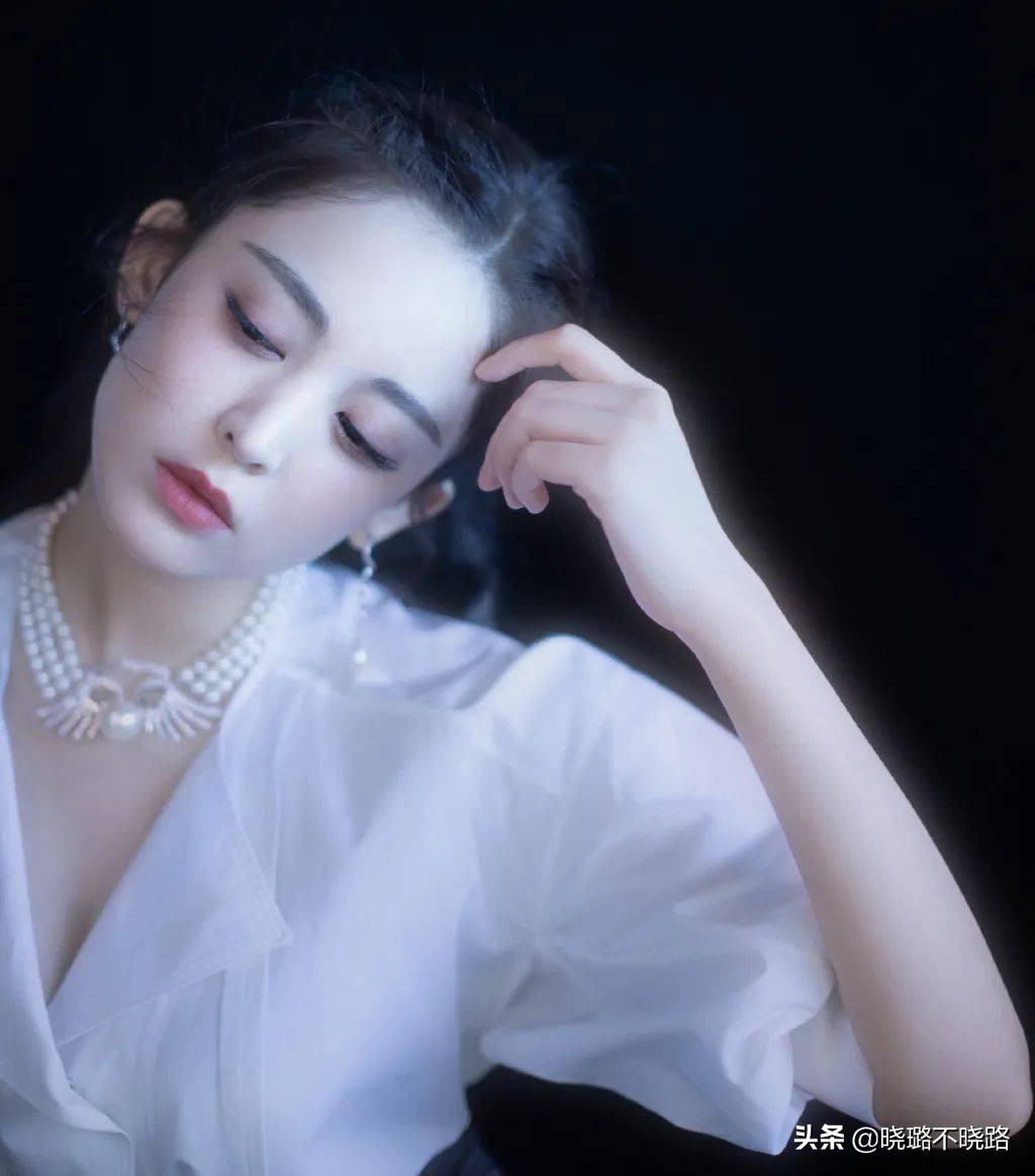 40岁女人适合戴什么首饰,女人过了40岁不要戴的首饰