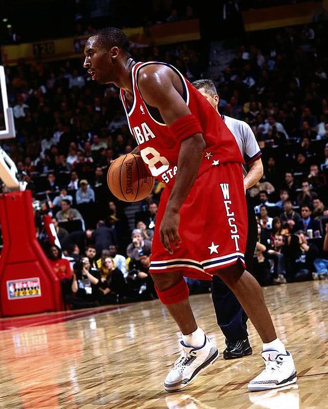 纪念科比的全明星球衣,科比全明星赛退役之战脚上穿的鞋