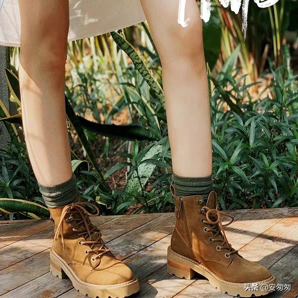 雨天什么鞋最好防水保暖,雨天穿什么鞋好舒适又保暖