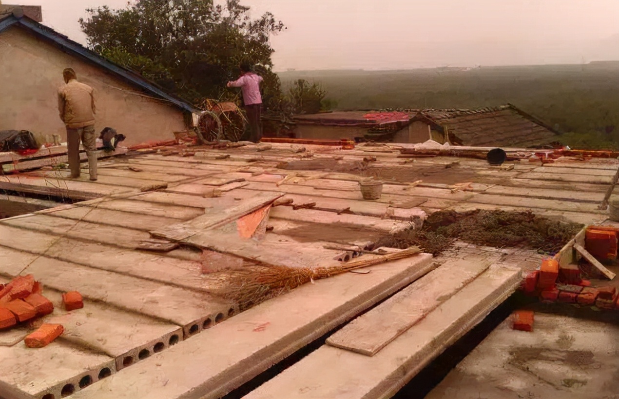 预制板坍塌的原因,预制板楼房渗漏会引起楼房坍塌吗