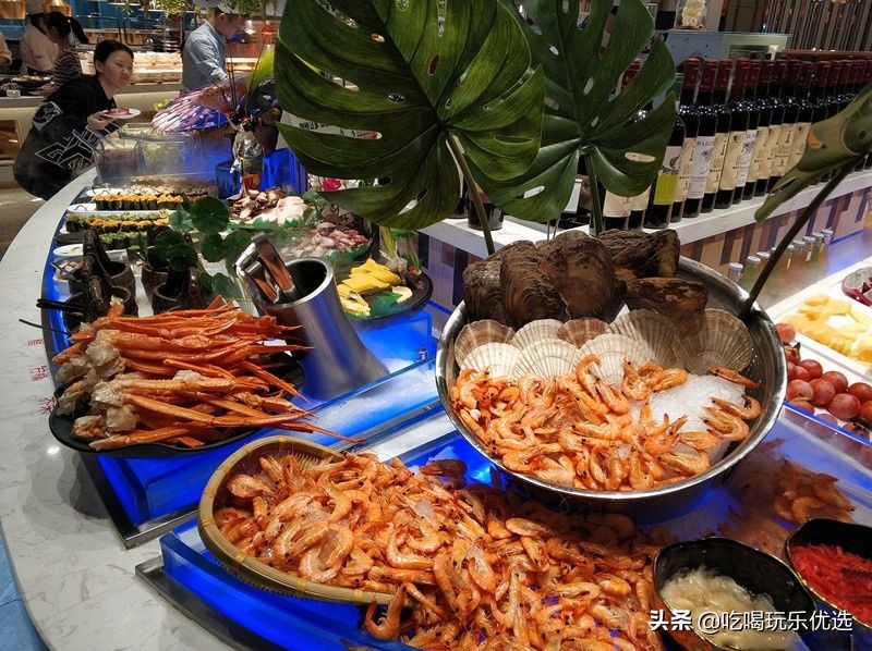 沈阳阿尔卑斯自助：海鲜、丰富的披萨＆肉类、精致甜点＆水果...