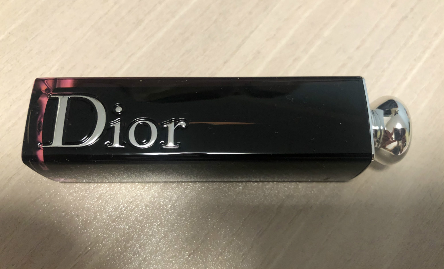 迪奥的唇膏有出小样吗,dior黑管漆光740适合素颜吗