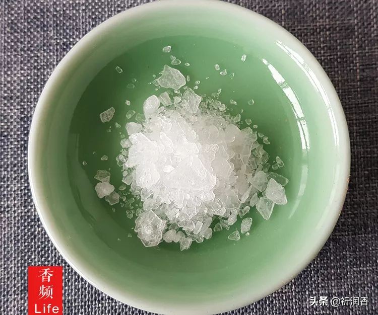 「香」酷夏,试试用龙脑俘获人心