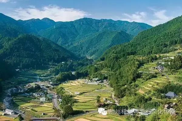 他们把山间的杂货店，改造成啤酒和BBQ爱好者的圣地