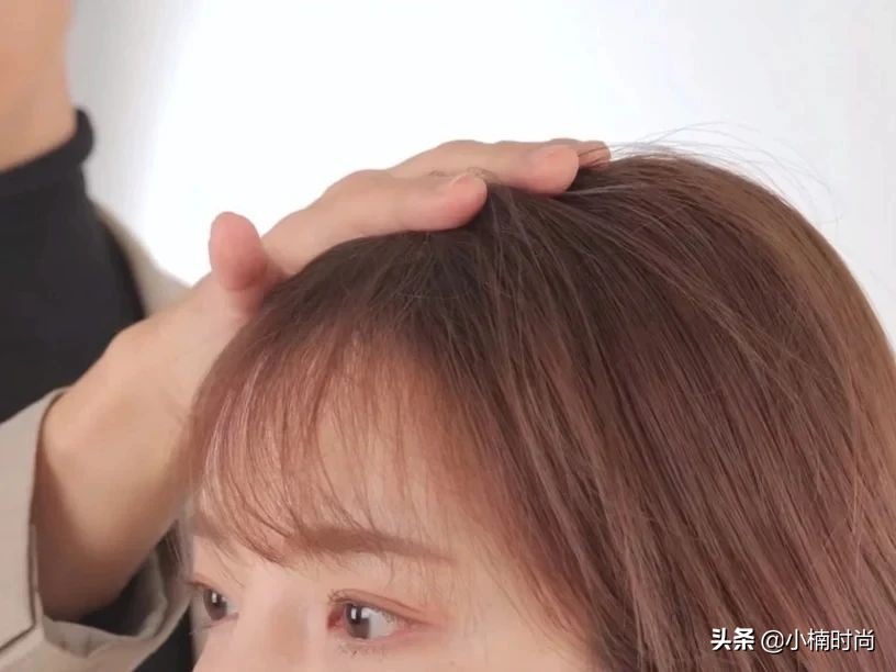 长刘海怎么吹蓬松发型视频教程,发型教程之刘海发根的弧度怎么吹
