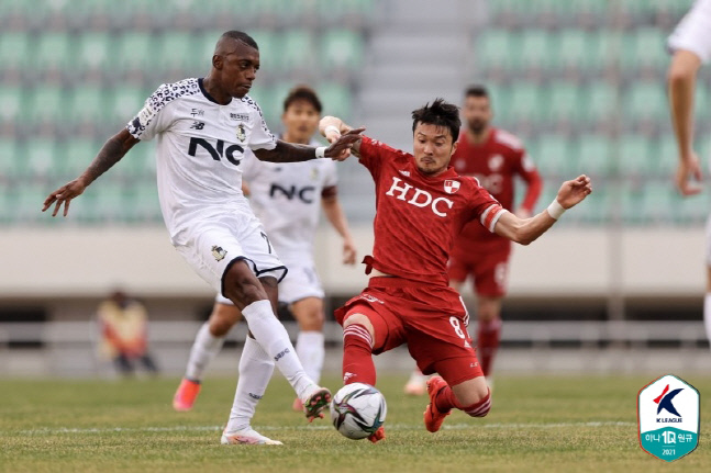 k2瓒崇悆鑱旇禌瀹屾暣瑙嗛,k2vs涓夎彵