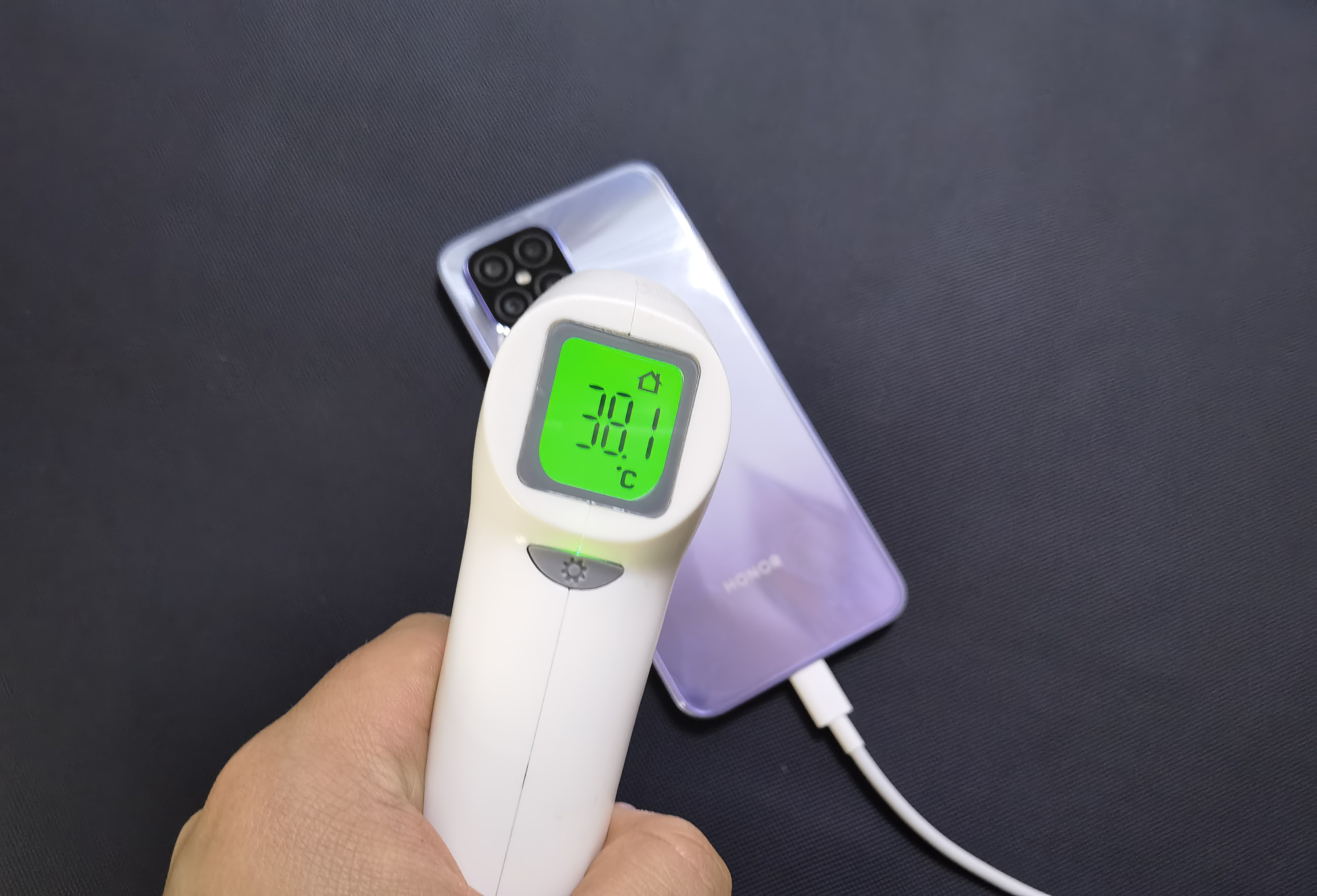 荣耀play566w快充测试,荣耀play6tpro对比荣耀play5tpro