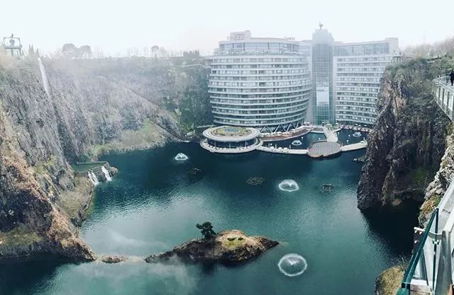 耗资百亿建中国第一高楼,耗资100亿大楼