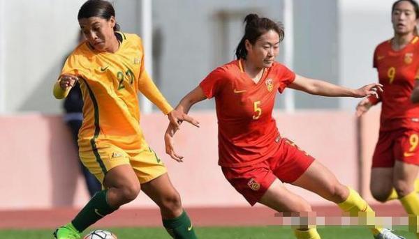 女足运动员脱衣庆祝,女足球员脱衣庆祝