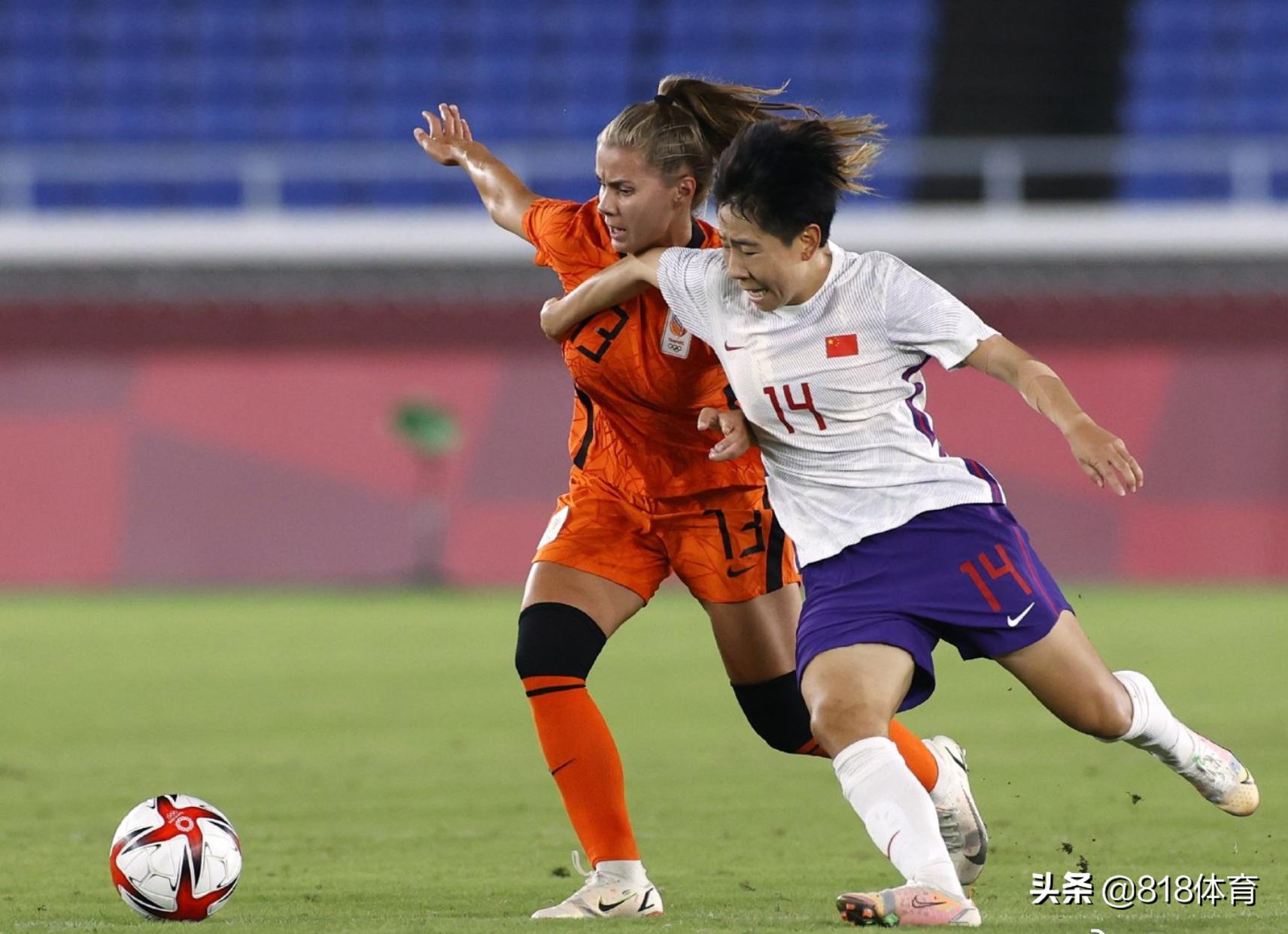 白岩松嘲讽国足:别骂中国女足,有的球想来奥运输球还没这个机会呢