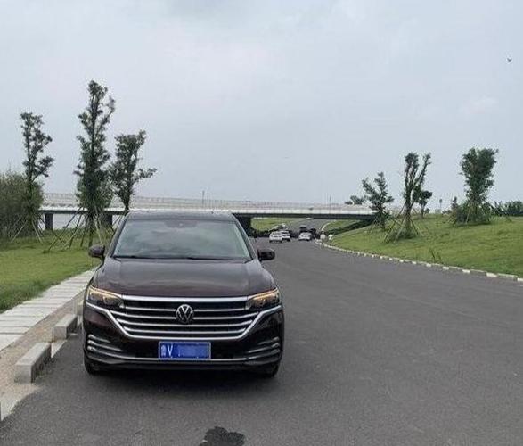 大众威然七座mpv动力,大众七座商务车威然是几驱