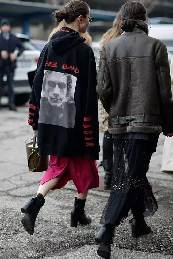 温度低穿的衣服,冬天穿宽松的卫衣怎么搭配