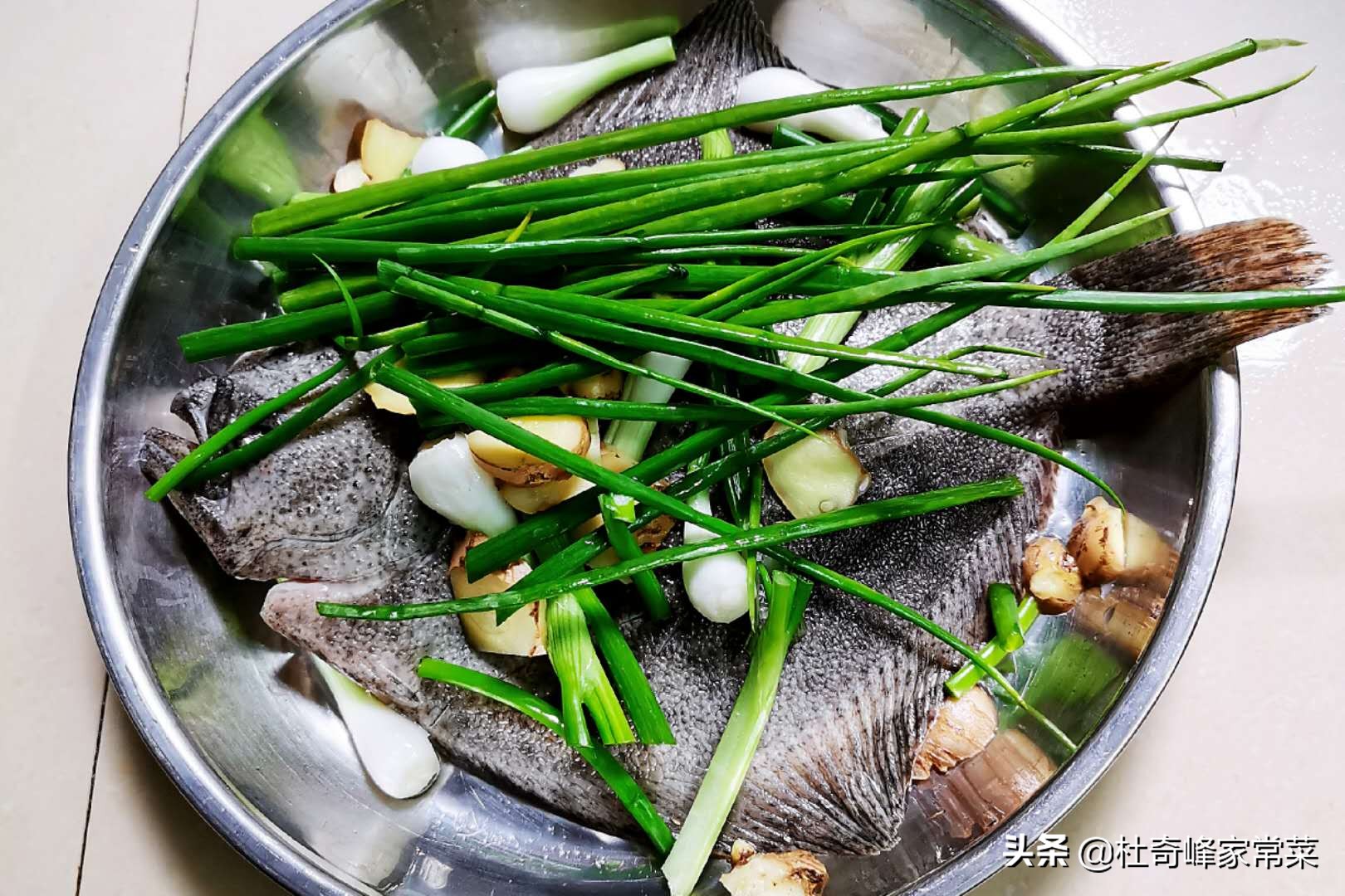 清蒸多宝鱼家庭做法,秘制鲜嫩入味清蒸多宝鱼做法