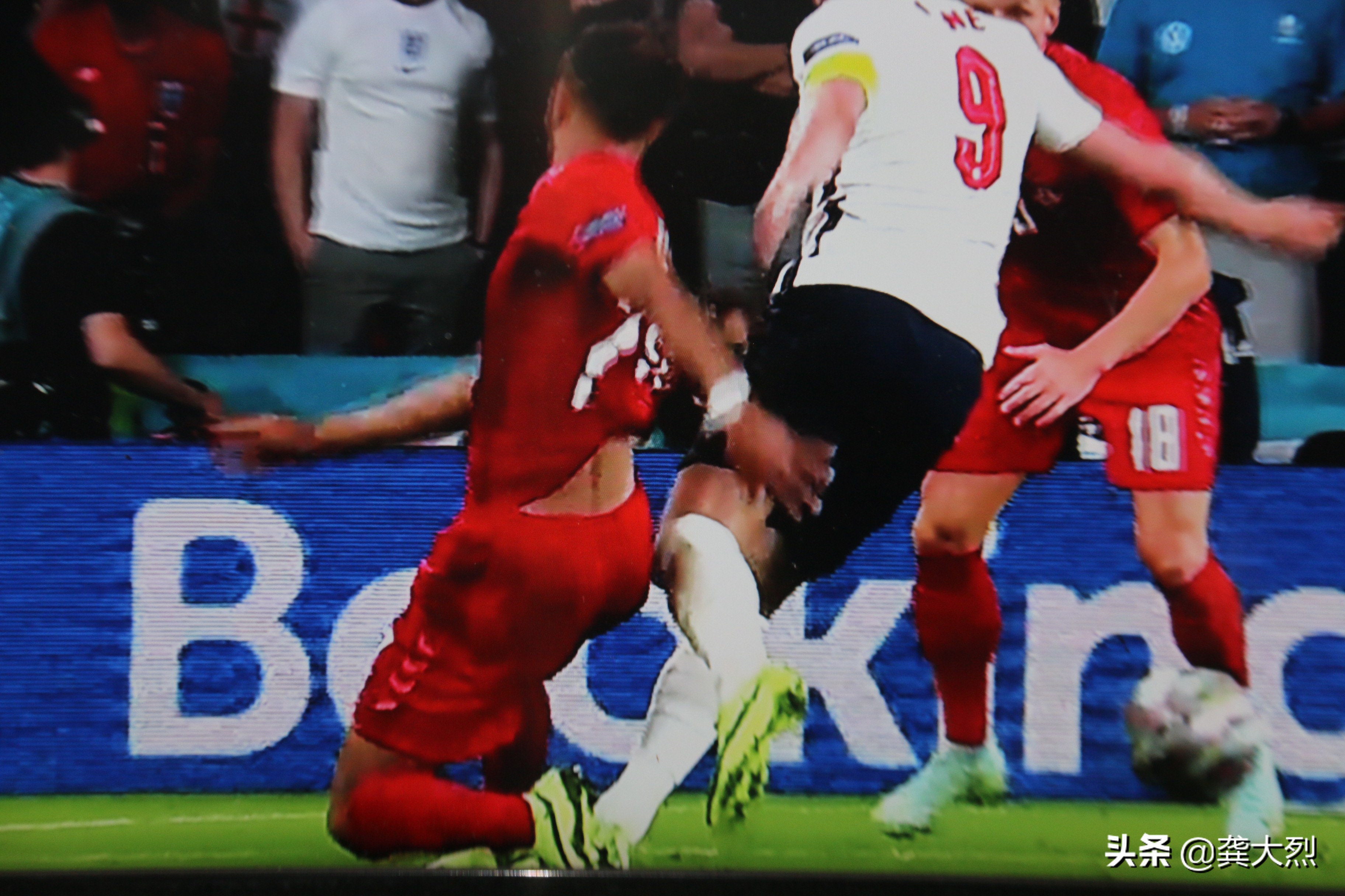 英格兰1:2输给哪个球队,为什么英格兰队世界大赛成绩不好