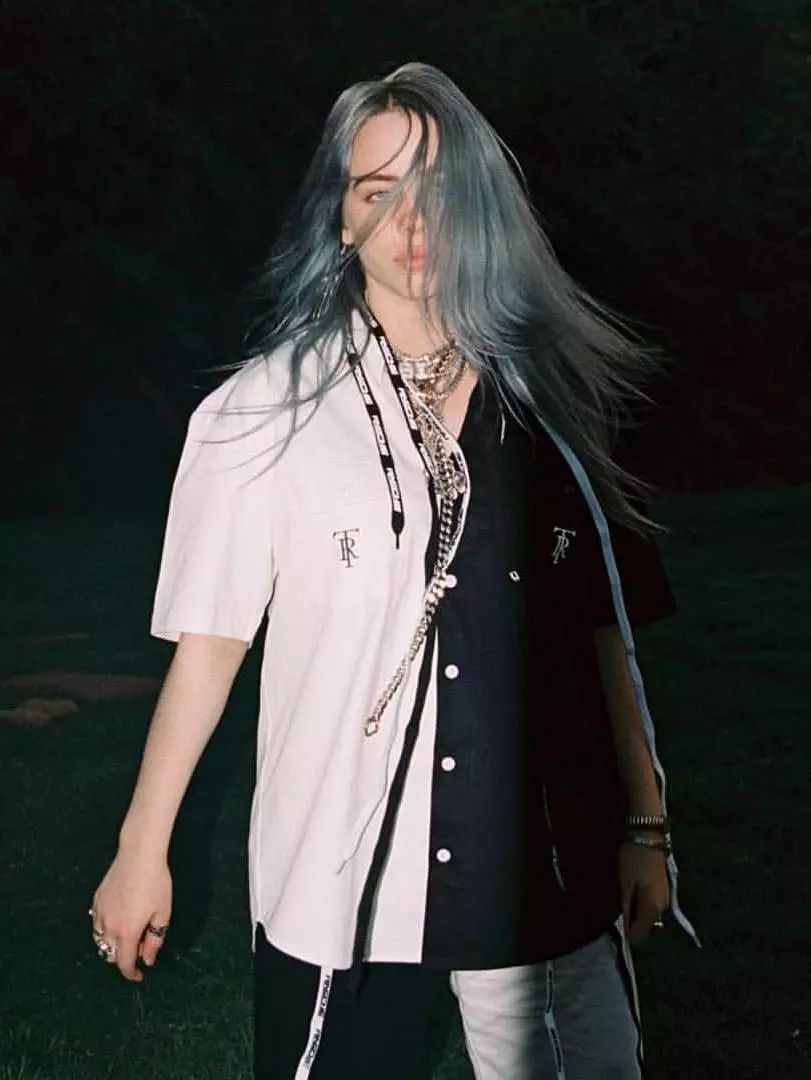 我太太太难了！项链戴在脖子上还做错了？