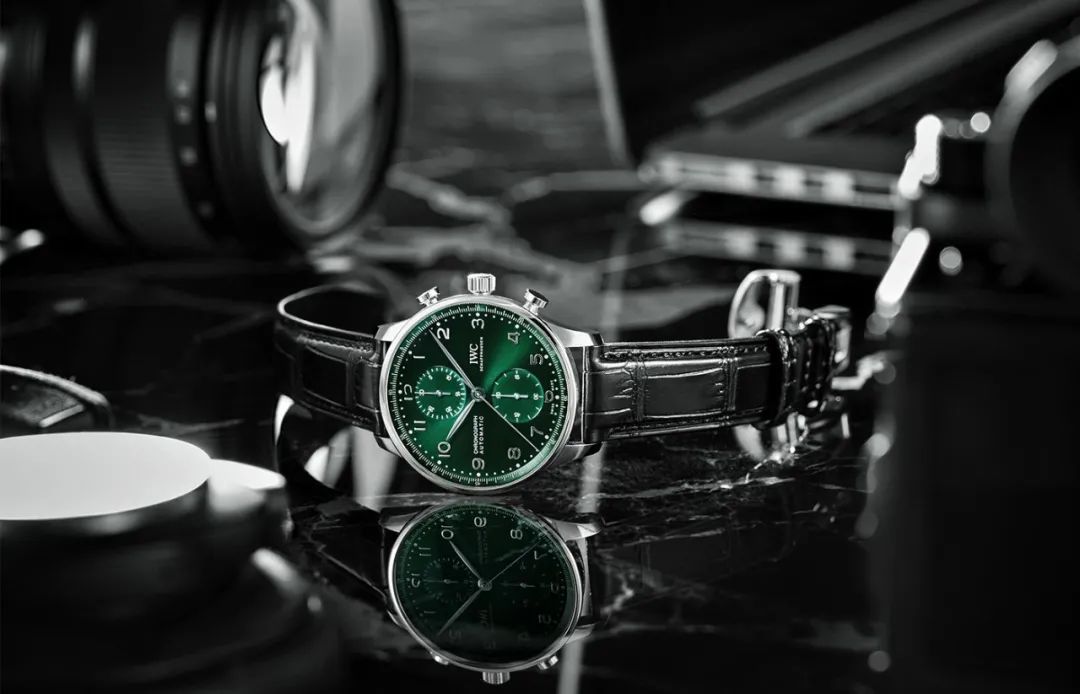 表带鳄鱼皮和蜥蜴皮哪个好,鳄鱼皮表带的真假怎样区别