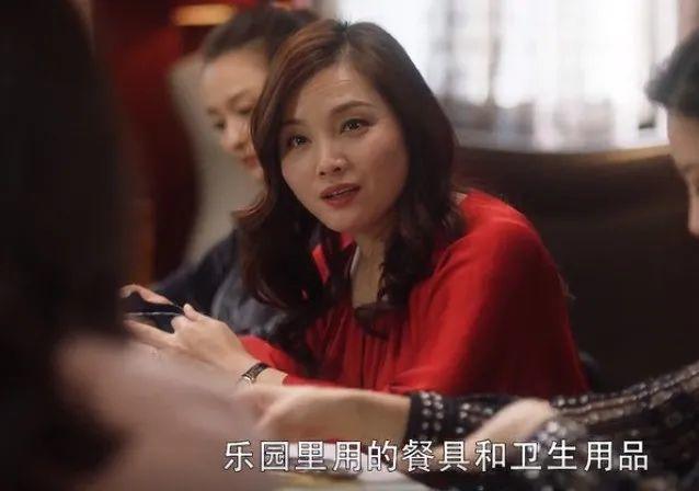 两个美女在公司打架薅头发,泰剧女人打架抓脸薅头发
