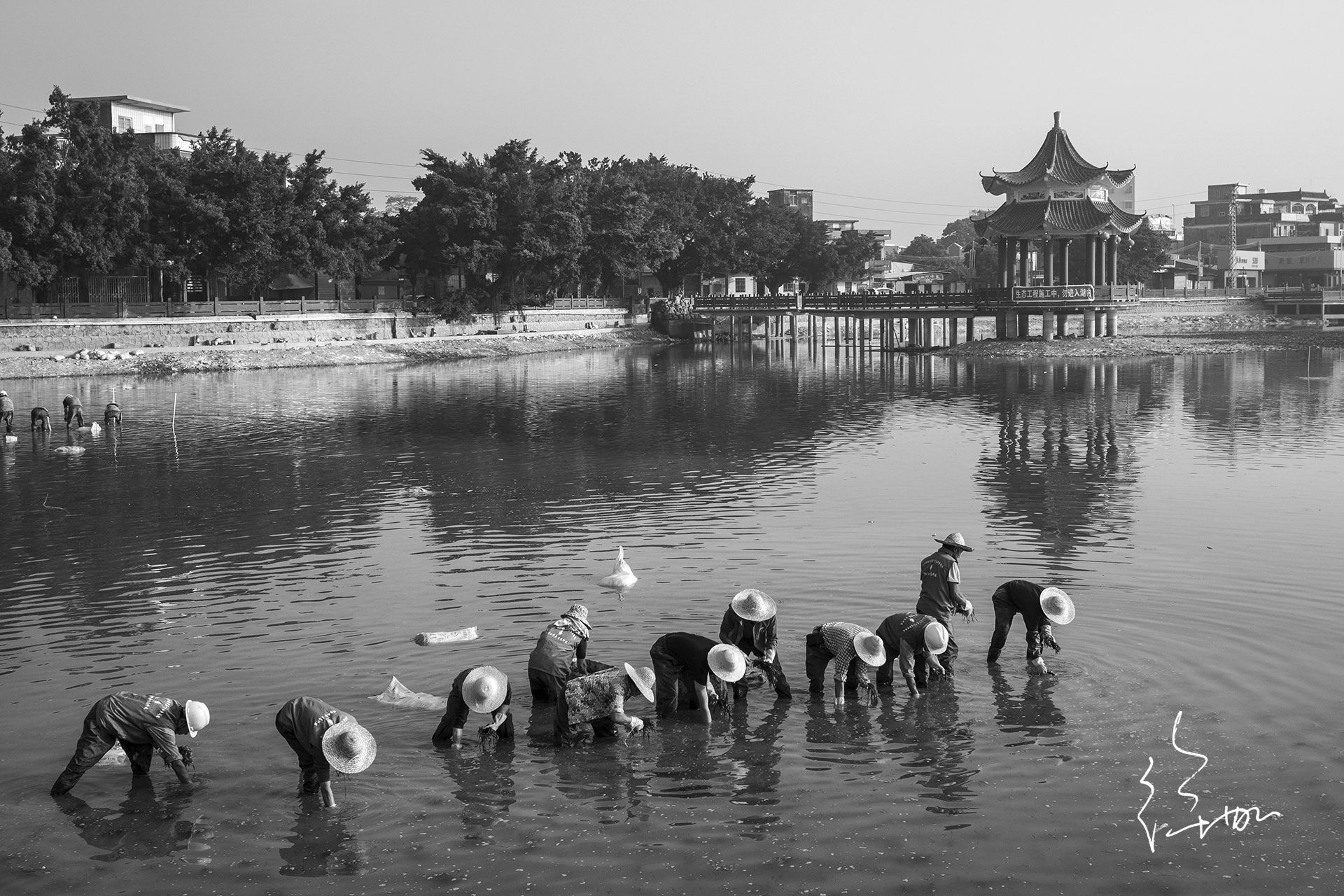 佳能eosm200夜景拍人像,佳能eosm200拍摄效果