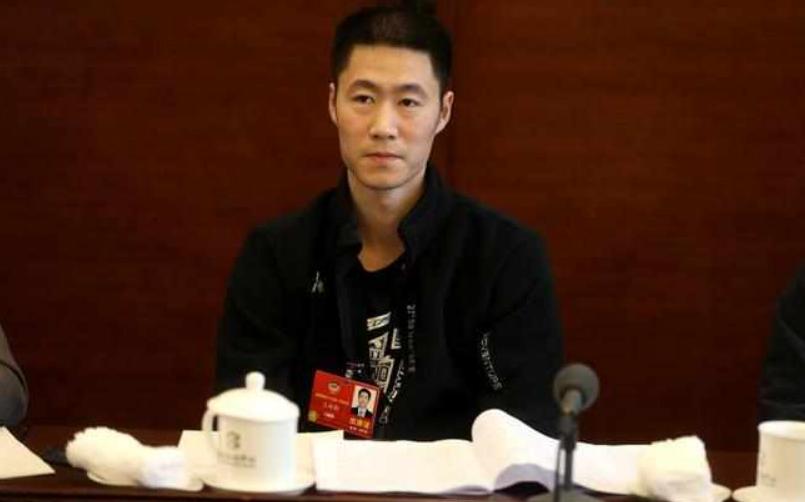 赵薇与乒乓球王励勤处过对象吗,赵薇王励勤现在私下还有联系吗