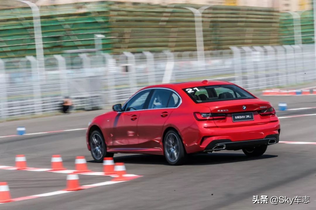 宝马新3系赛道体验+长途试驾之后，建议你千万不要轻易入手