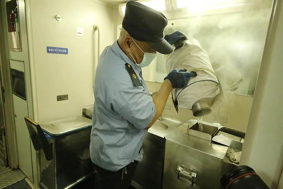 这趟火车创下4个中国之最，而且行程近1000公里，票价才40几块！