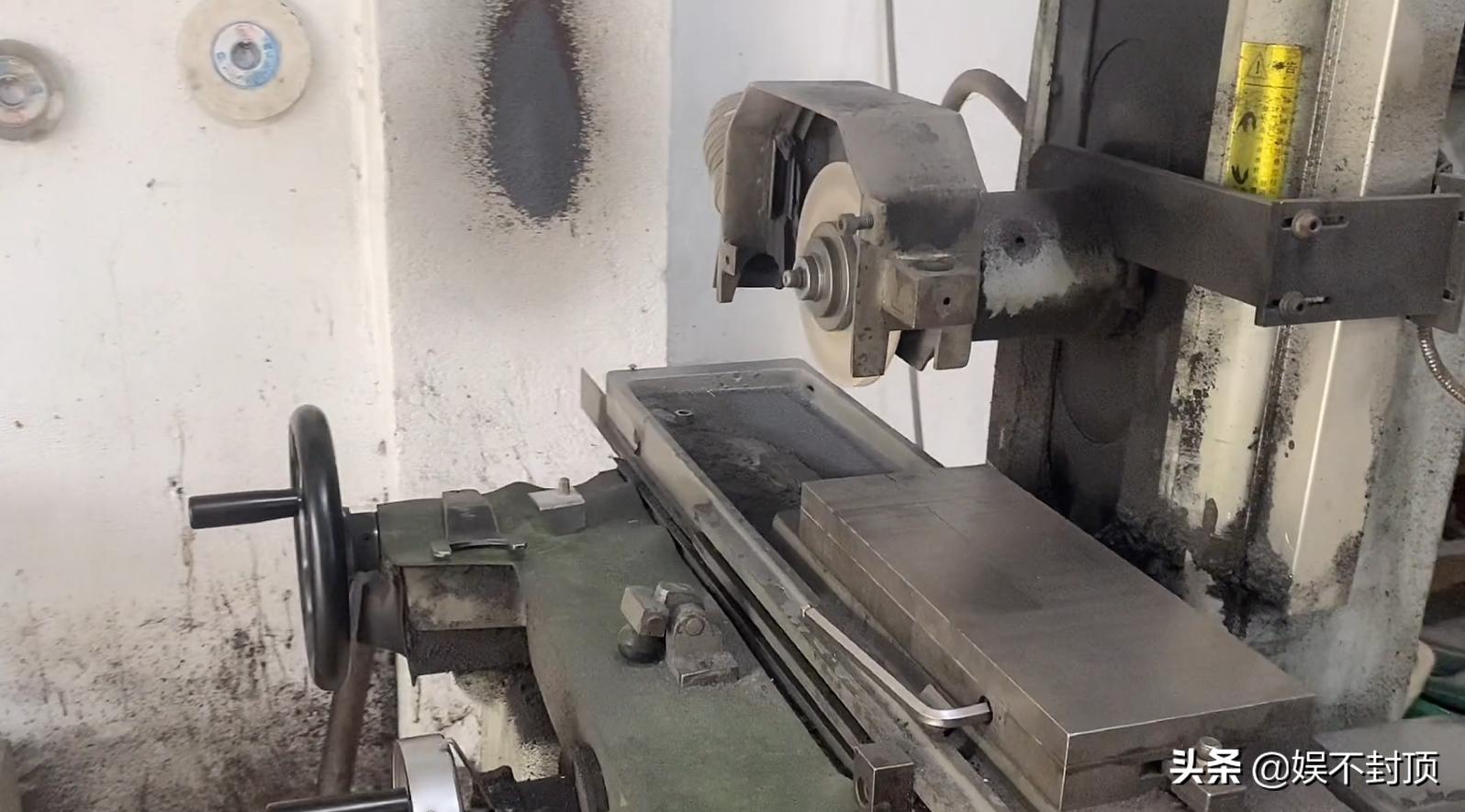 模具师傅多少工资2008年,招聘拉丝模具师傅8000