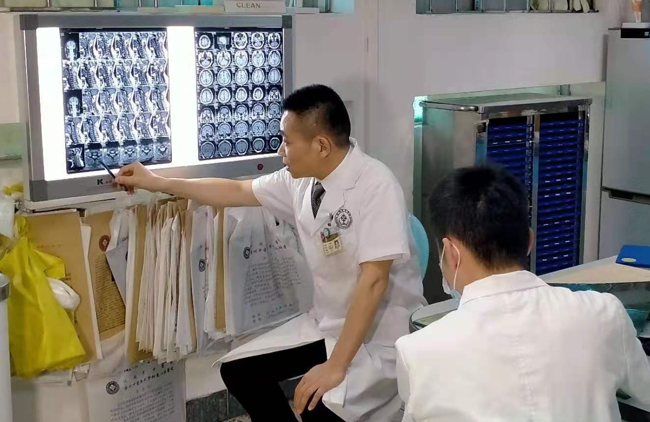 汕头市中医院脊柱科主任,汕头市中医院脊柱专科专家