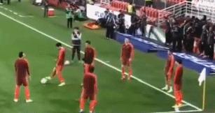 皮克巴萨足球集锦,皮克被穿裆反身勾球