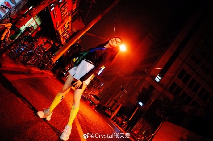 张天爱鳄鱼与牙签鸟长腿,张天爱变漂亮了