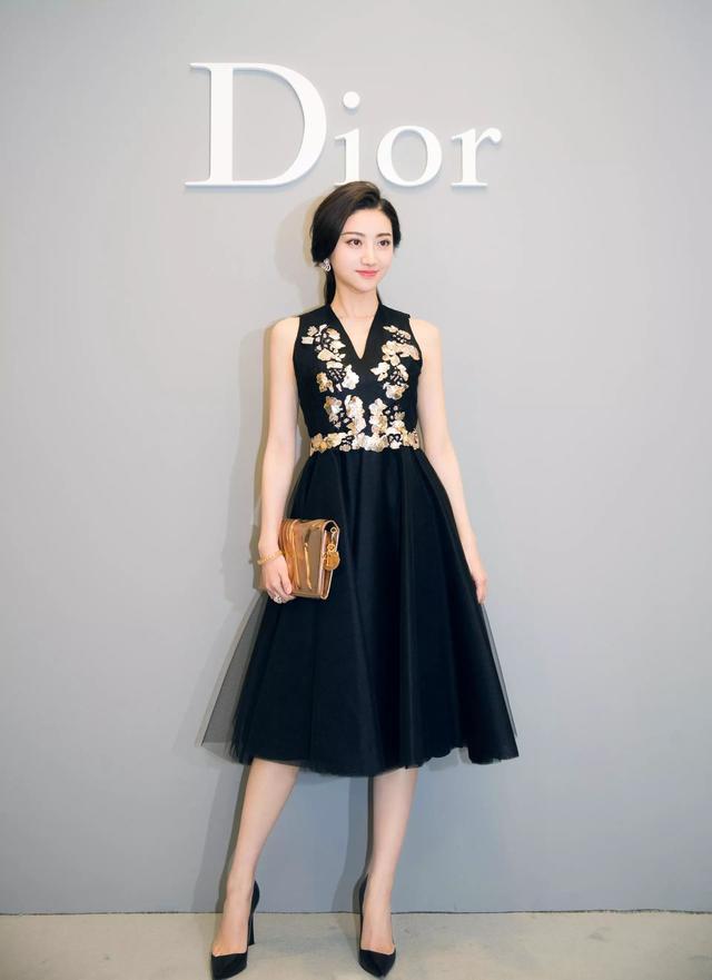 迪丽热巴和唐嫣同穿亮片裙,迪丽热巴和唐嫣穿同款公主裙