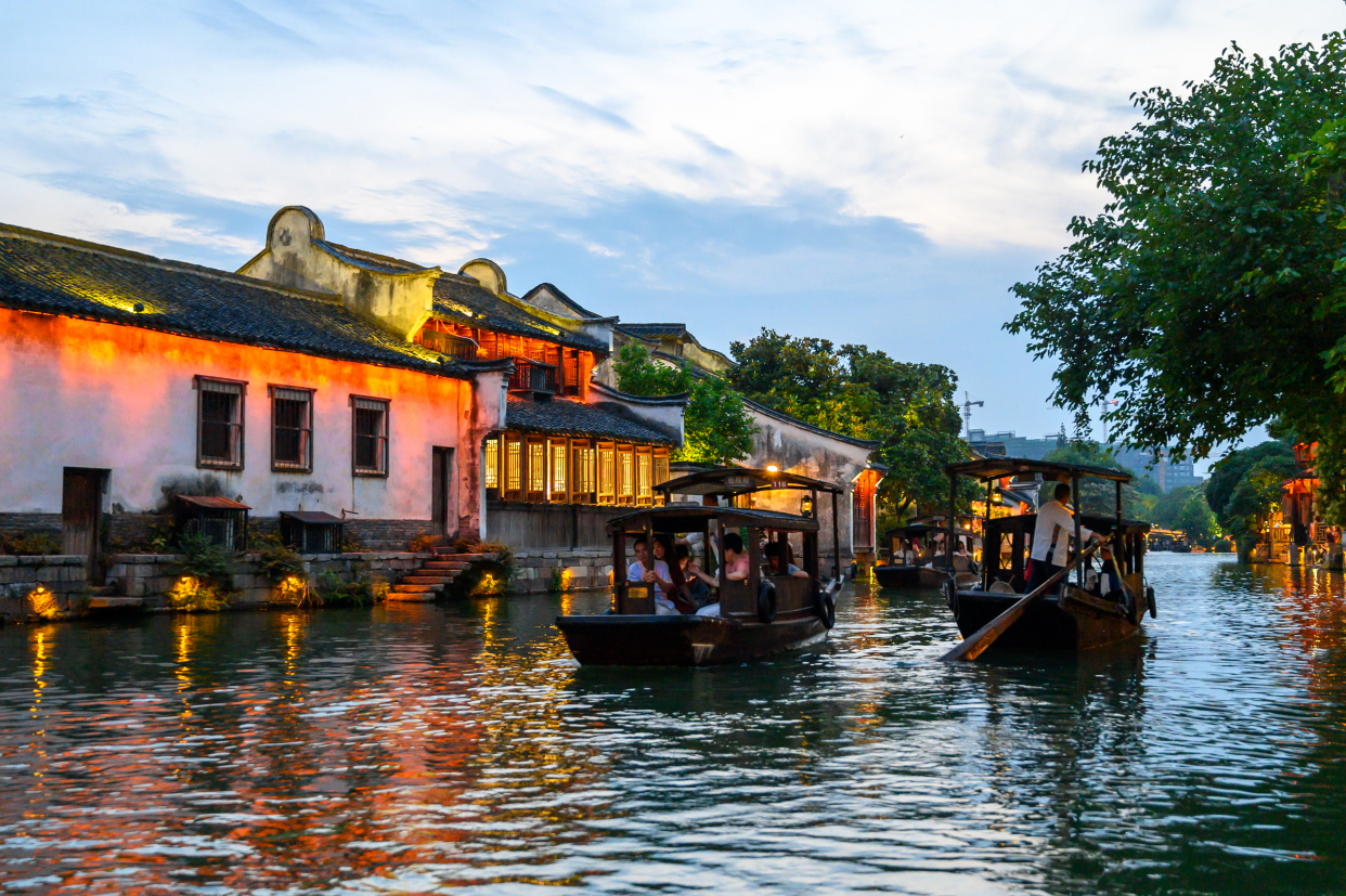 乌镇的夜晚美景,乌镇的西栅夜景真的很好