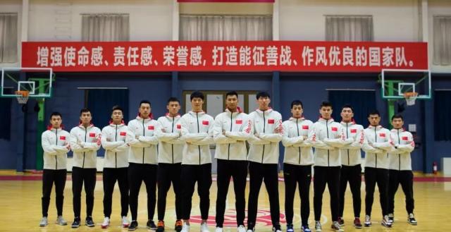 我与篮球的故事简短,我和篮球的故事郭艾伦