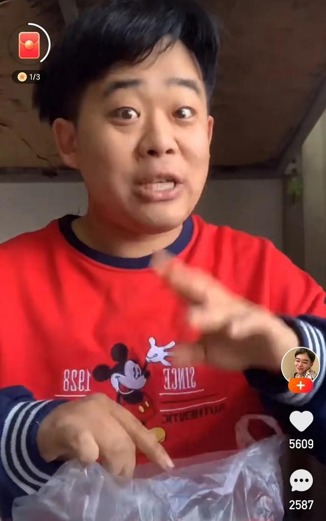 网红“泡泡龙”猝死，撕开普通人内心的隐痛，生活和生命难以平衡