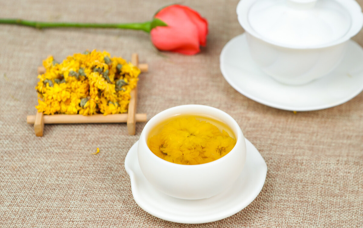 常喝菊花茶，清热降火，但要注意这4点