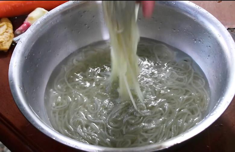 想吃酸辣粉不用点外卖,想吃酸辣粉家里没有调料