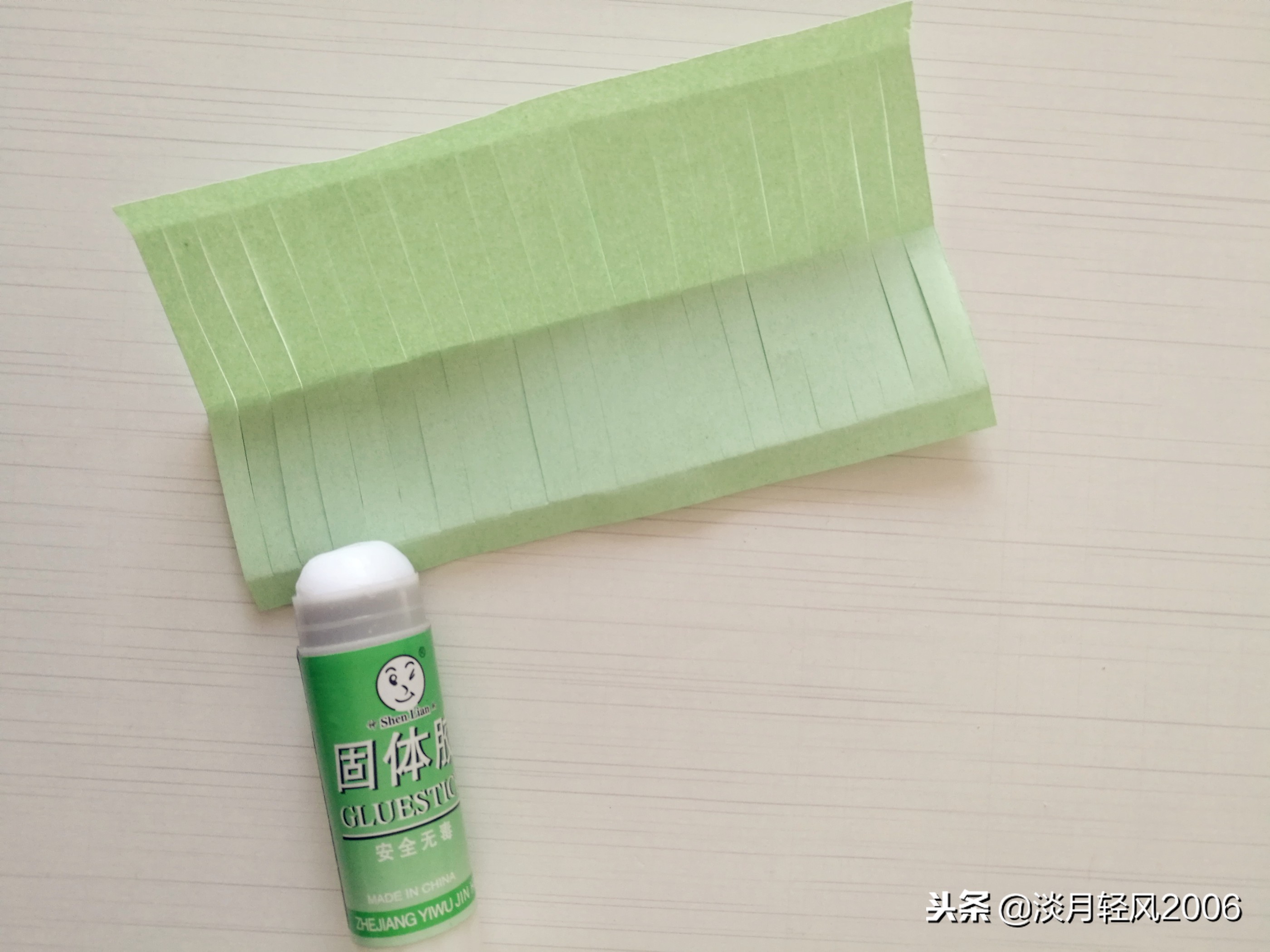 幼儿园做元旦灯笼手工简单点,大红灯笼高高挂欢欢喜喜过新年