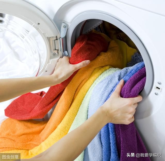 用洗衣液洗干净衣服小技巧,脏的衣服放进洗衣机就能洗干净