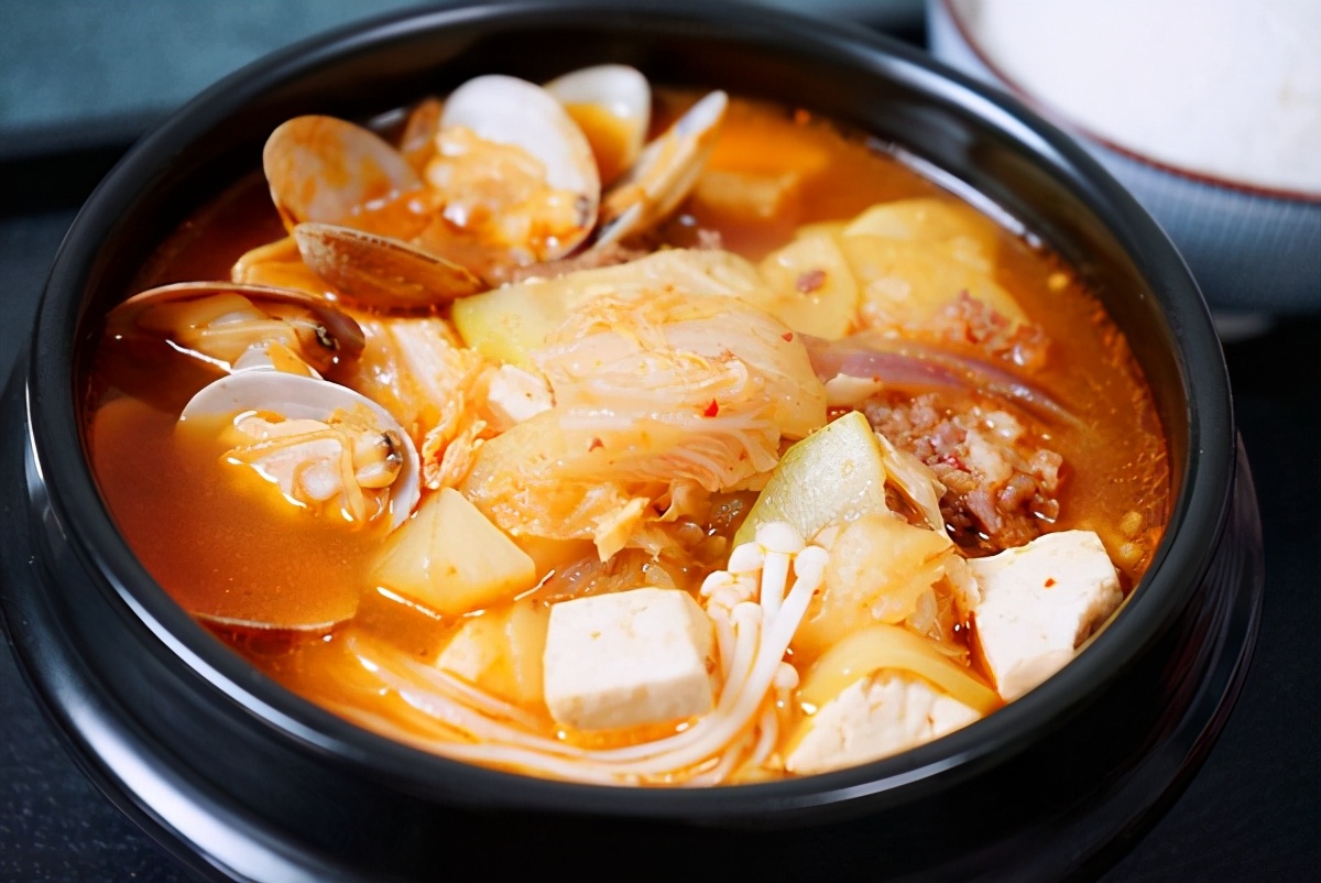 大酱汤放辣白菜,辣白菜和韩国拌饭酱