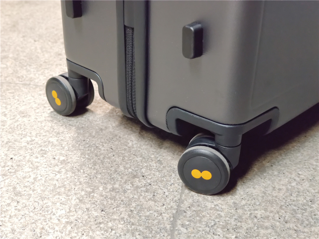 推荐一款旅行行李箱地平线8号,地平线8号旅行箱20寸登机拉杆箱