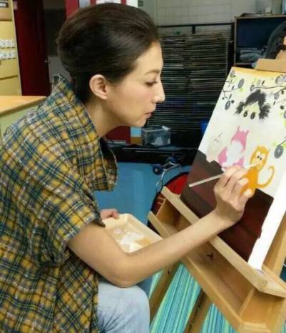 成龙对小龙女事件有回应吗 (小龙女事件对成龙的影响)