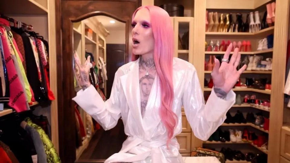 香奈儿磨刀、爱马仕砌墙，J姐的衣帽间戏可真多​