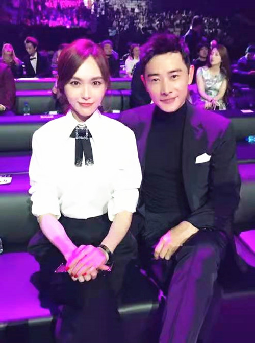 唐嫣和罗晋一起走红毯的细节,唐嫣与罗晋同框