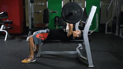 胸部怎么练能单边变大,胸部大怎么锻炼胸肌