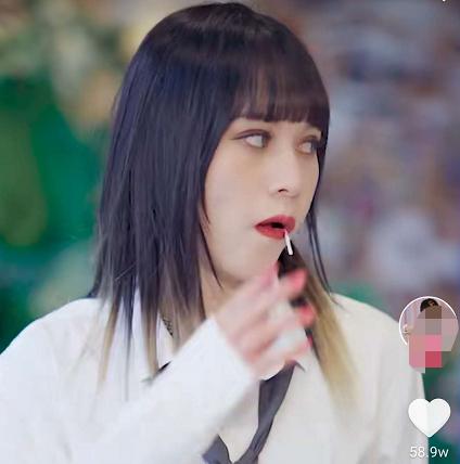 火遍全网的“小魔女”：一年涨粉1000万，学会3个技巧很重要