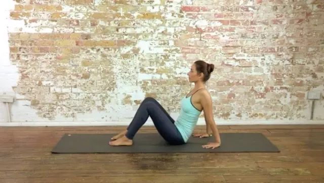 初学瑜伽练习背的基本动作,核心力量弱这9个瑜伽体式每天练